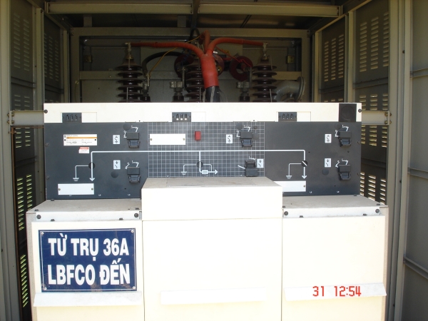 Lắp đặt tủ máy cắt trung thế - Điện Phương Đông - Công Ty TNHH Xây Dựng Điện Thương Mại Phương Đông